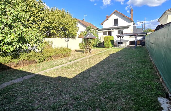 Ravissante maison de 142 m² avec jardin & dépendance — photo 4