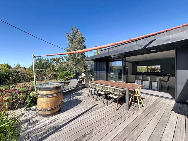Maison familiale aux beaux volumes  Vie de plain-pied et jard — photo du bien