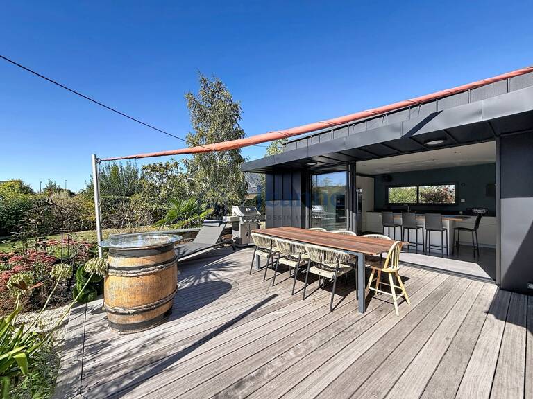Maison familiale aux beaux volumes  Vie de plain-pied et jard — photo 1