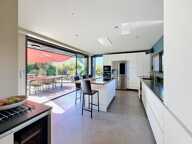 Maison familiale aux beaux volumes  Vie de plain-pied et jard — photo 2