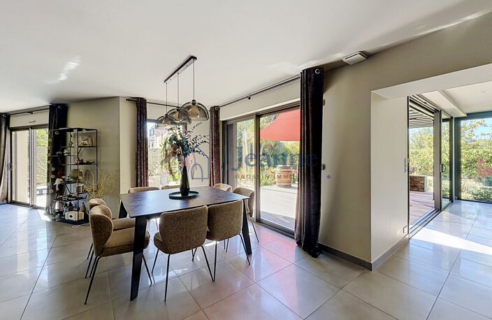 Maison familiale aux beaux volumes  Vie de plain-pied et jard — photo 4