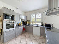 MAISON DES ANNEES 70 - AXE POITIERS-CHATELLERAULT — photo 3