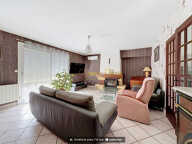 MAISON DES ANNEES 70 - AXE POITIERS-CHATELLERAULT — photo 4