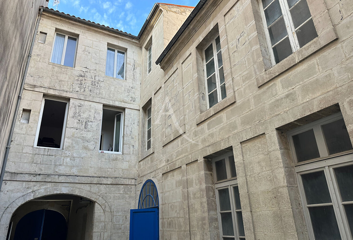 Local Professionnel/bureaux Rochefort 3 pièce(s)  75 m2 — photo 1