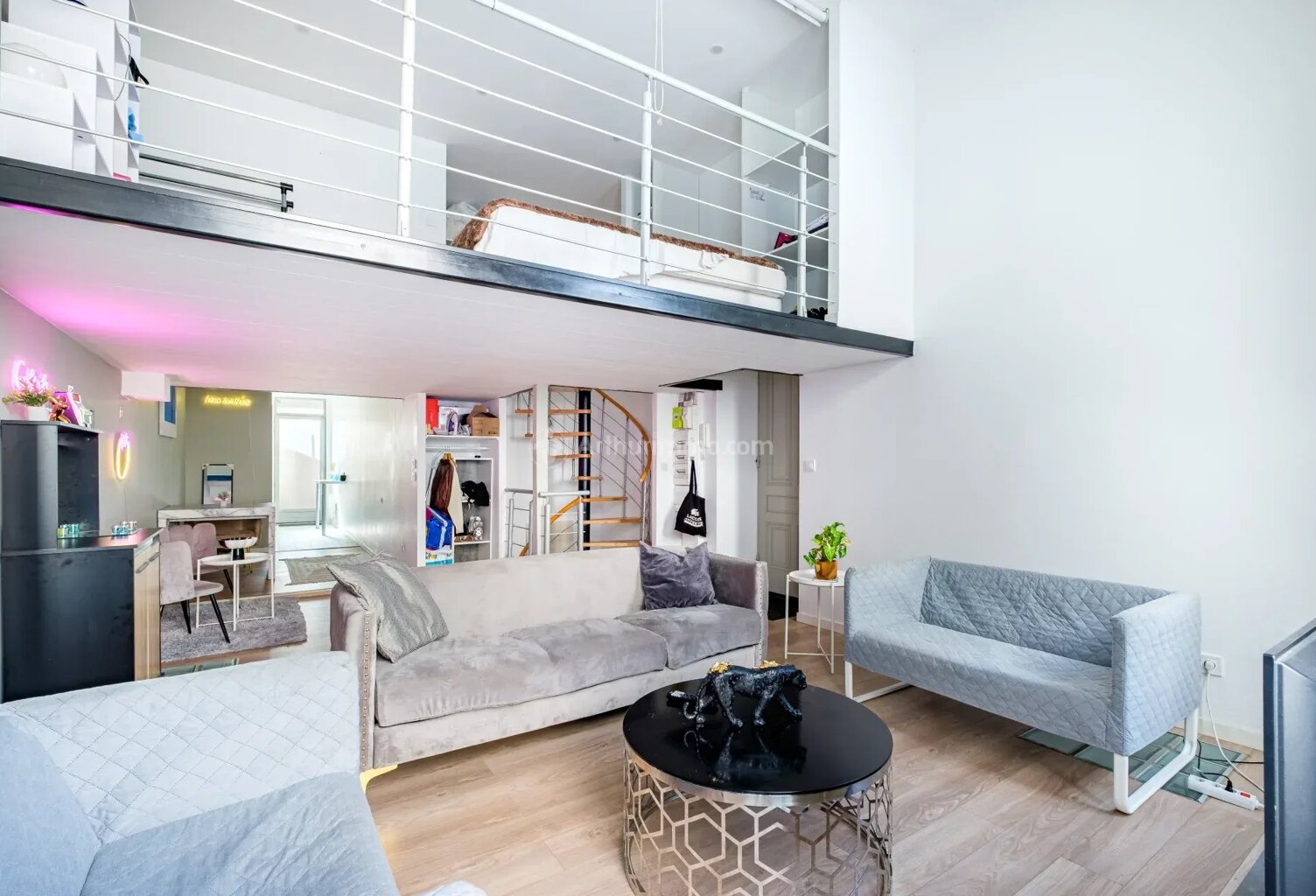 À vendre – Appartement T3 de 80 m² entièrement rénové – Lyon 7ᵉ, quartier Guillotière — photo 1