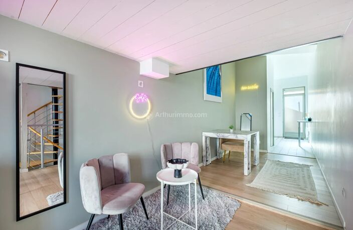 À vendre – Appartement T3 de 80 m² entièrement rénové – Lyon 7ᵉ, quartier Guillotière — photo 3