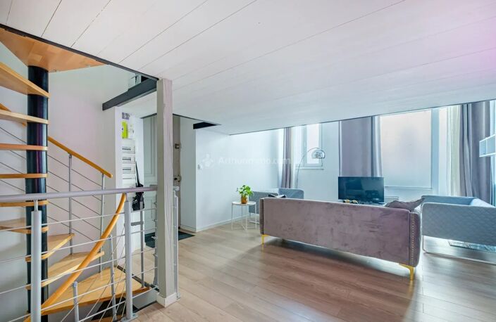 À vendre – Appartement T3 de 80 m² entièrement rénové – Lyon 7ᵉ, quartier Guillotière — photo 4
