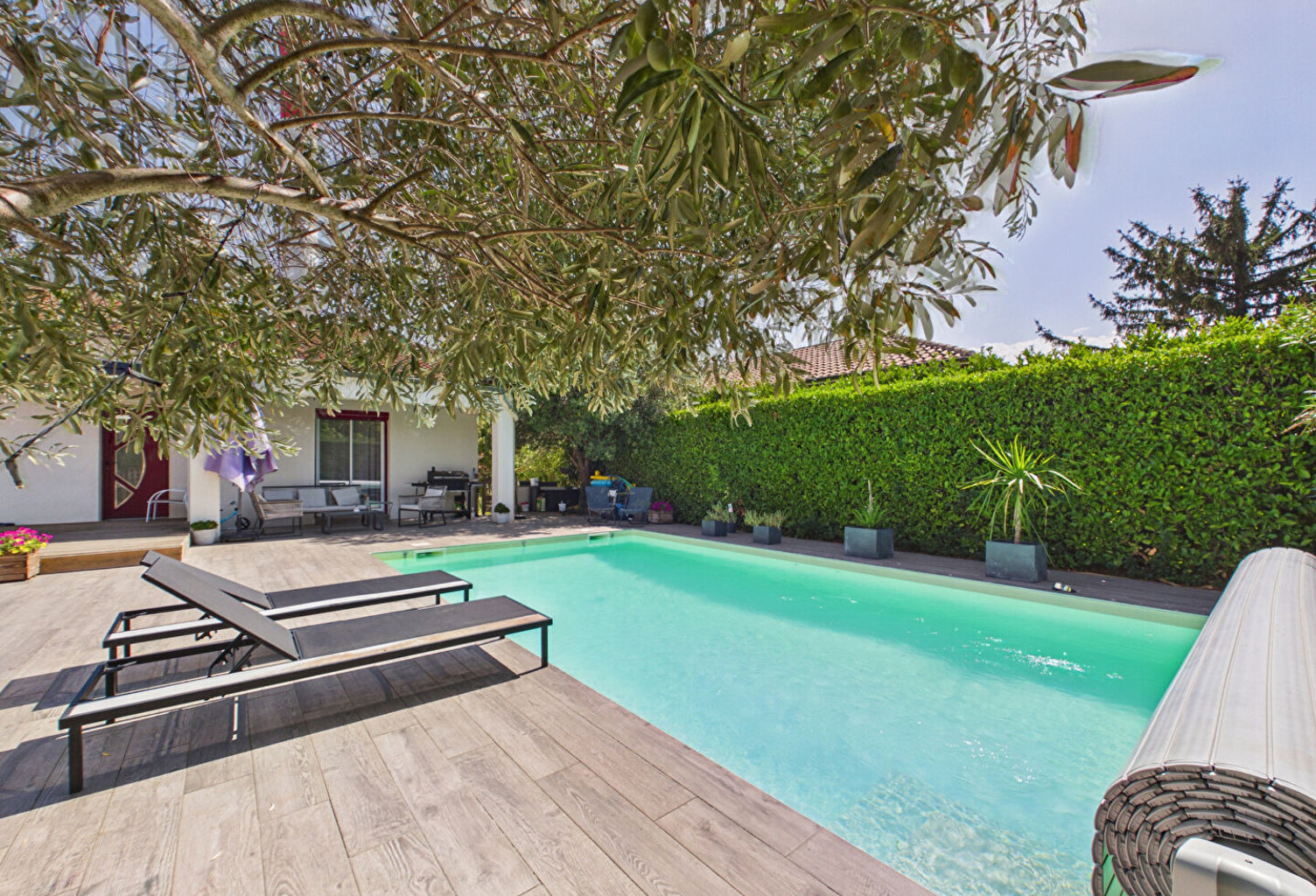 MAISON FAMILIALE DE 142 m² AVEC PISCINE et SOUS-SOL — photo 1
