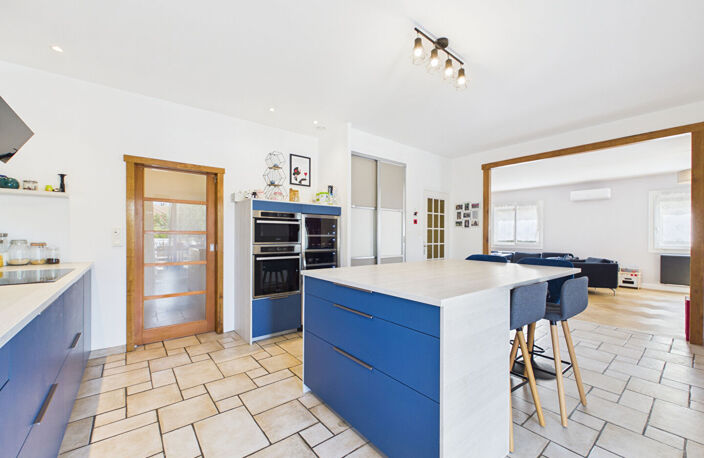 MAISON FAMILIALE DE 142 m² AVEC PISCINE et SOUS-SOL — photo 2
