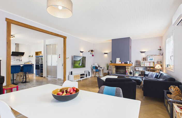 MAISON FAMILIALE DE 142 m² AVEC PISCINE et SOUS-SOL — photo 3