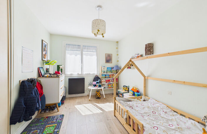 MAISON FAMILIALE DE 142 m² AVEC PISCINE et SOUS-SOL — photo 4