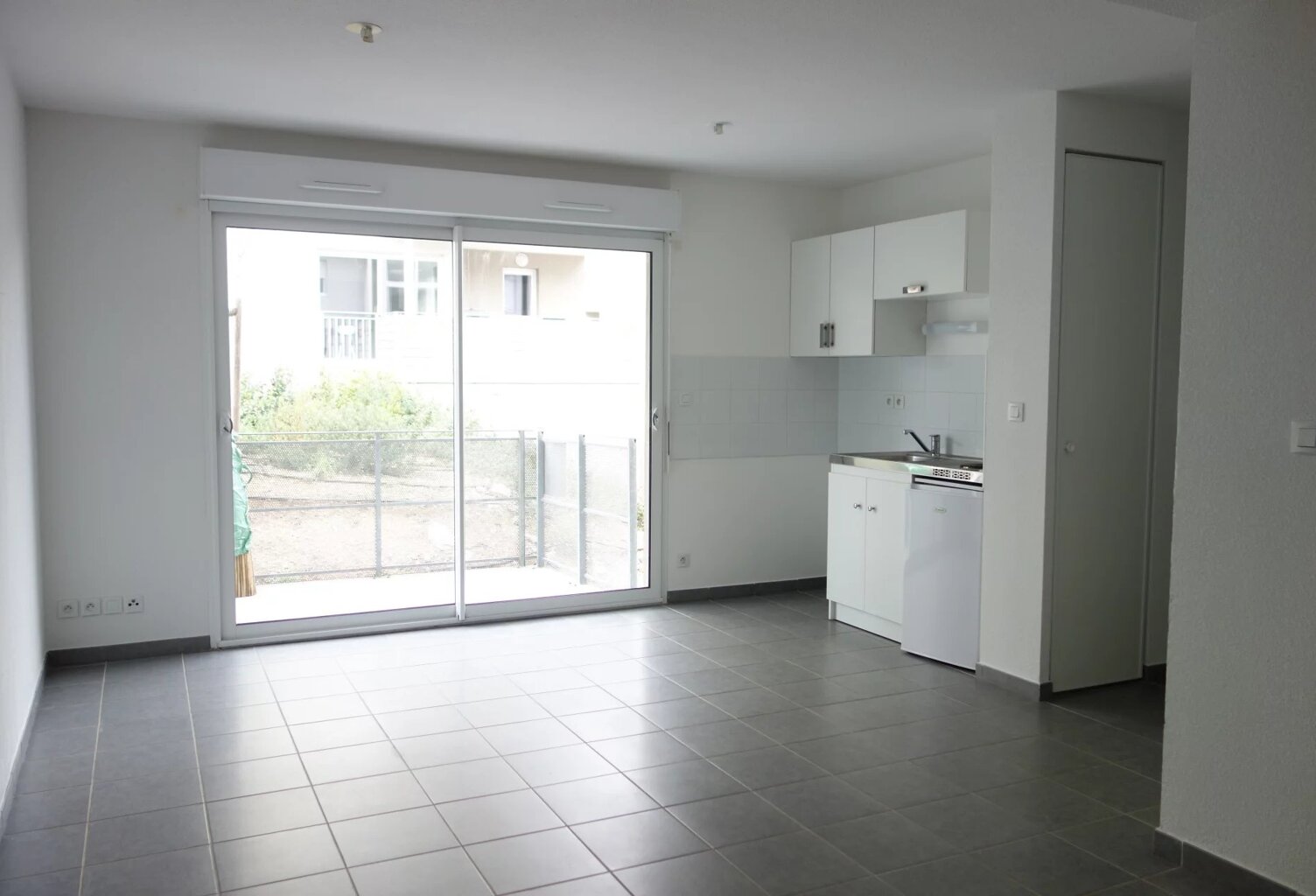 APPARTEMENT TYPE 1 A LOUER — photo 1