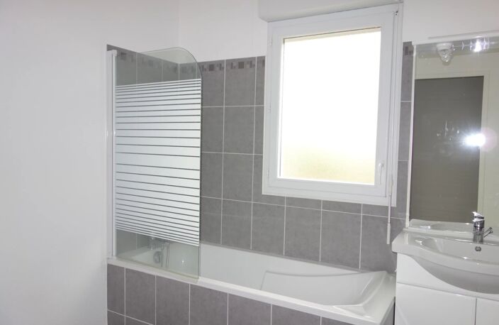 APPARTEMENT TYPE 1 A LOUER — photo 4