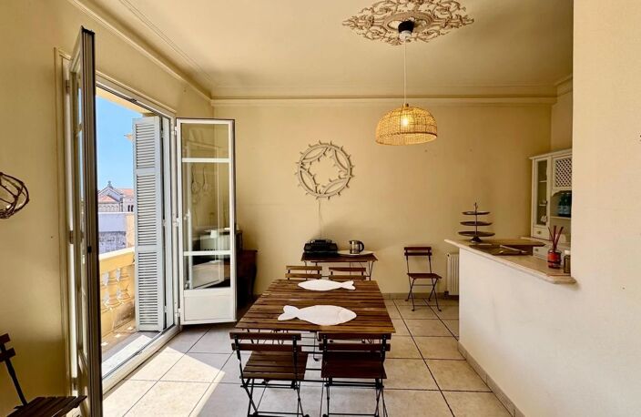 NICE GAMBETTA – Élégant 3 Pièces Bourgeois en Étage Élevé avec B — photo 3