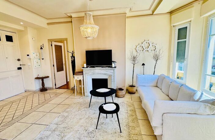 NICE GAMBETTA – Élégant 3 Pièces Bourgeois en Étage Élevé avec B — photo 4