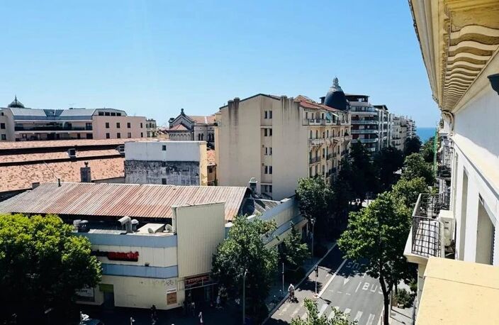 NICE GAMBETTA – Élégant 3 Pièces Bourgeois en Étage Élevé avec B — photo 5