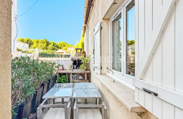 Maison de Ville avec petite Terrasse et Stationnement Privatif - Centre de Saint Victoret — photo 2