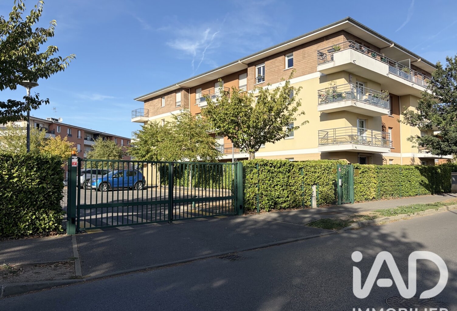 Vente Garage 13 m&sup2; — photo 1