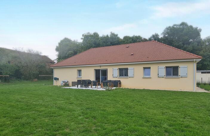 Beau pavillon de 2023 dans un environnement calme — photo 3