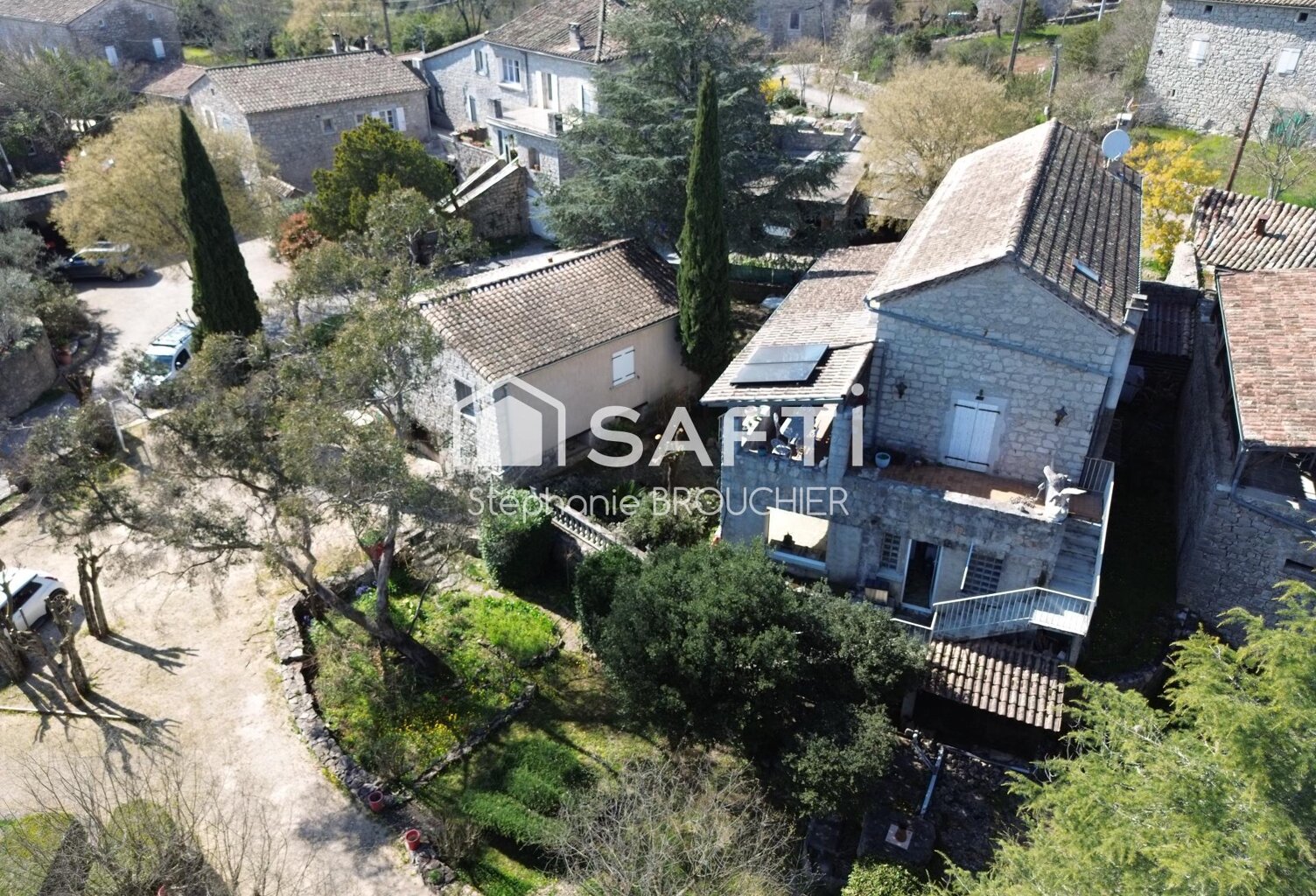 Ancienne magnanerie avec dépendance et piscine — photo 1