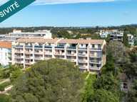 Dernier étage  Terrasse 50 m²  Vue mer & verdure  Boulouris — photo 2