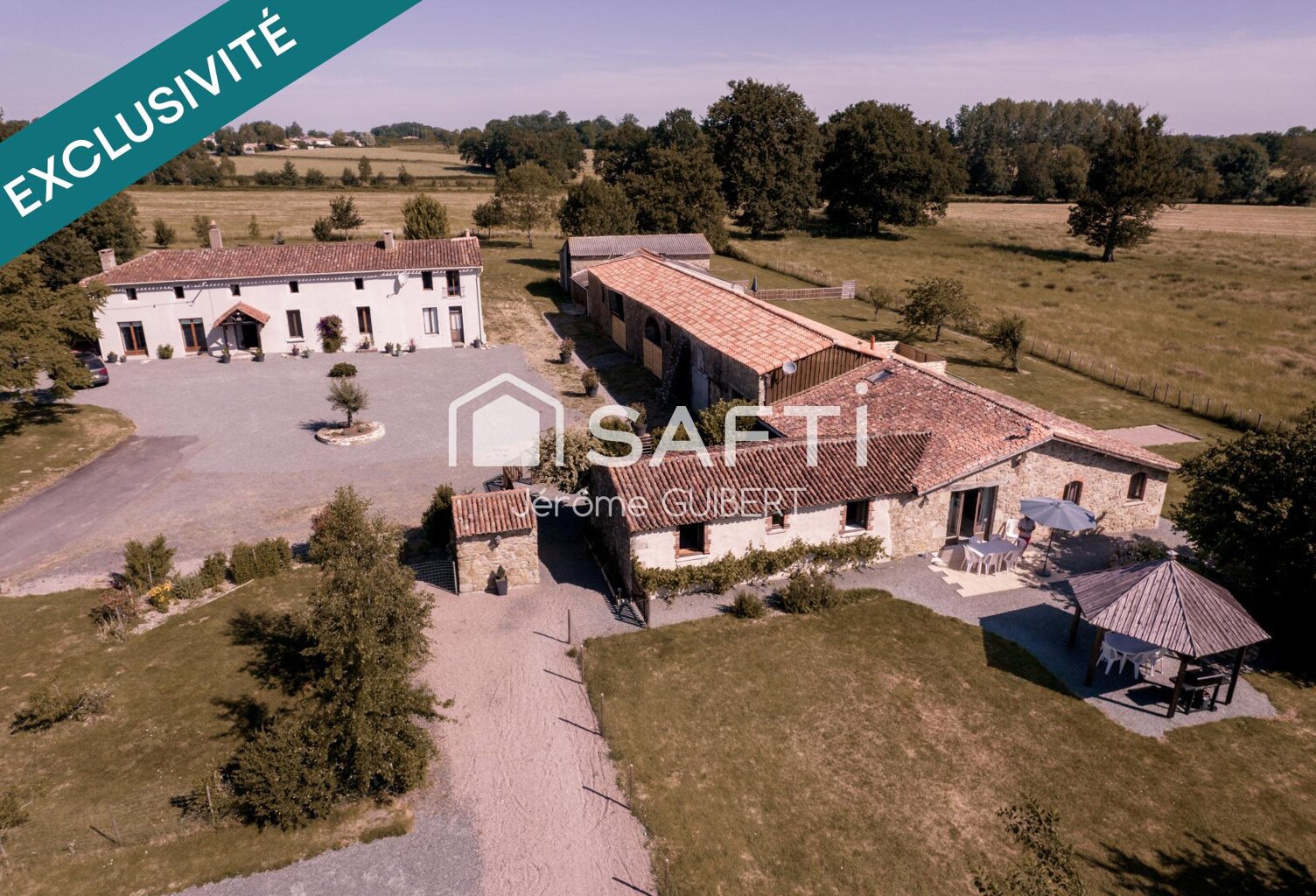 Magnifique propriété de charme avec deux maisons, piscine et dépendances  425 m² — photo 1