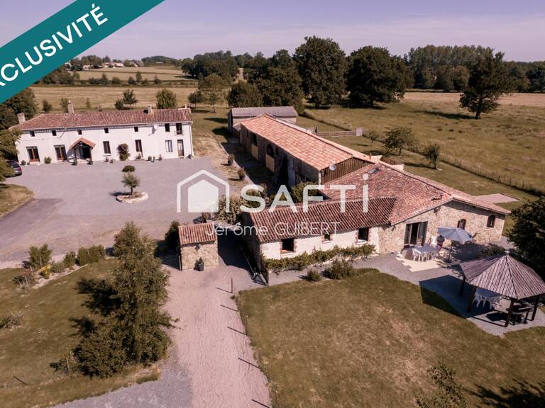 Magnifique propriété de charme avec deux maisons, piscine et dépendances  425 m² — photo 1