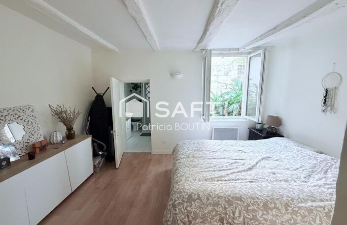 IMMEUBLE DE 5 LOGEMENTS + UNE COUR DANS LE CENTRE VILLE DE NIORT — photo 3