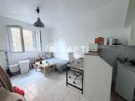 IMMEUBLE DE 5 LOGEMENTS + UNE COUR DANS LE CENTRE VILLE DE NIORT — photo 4