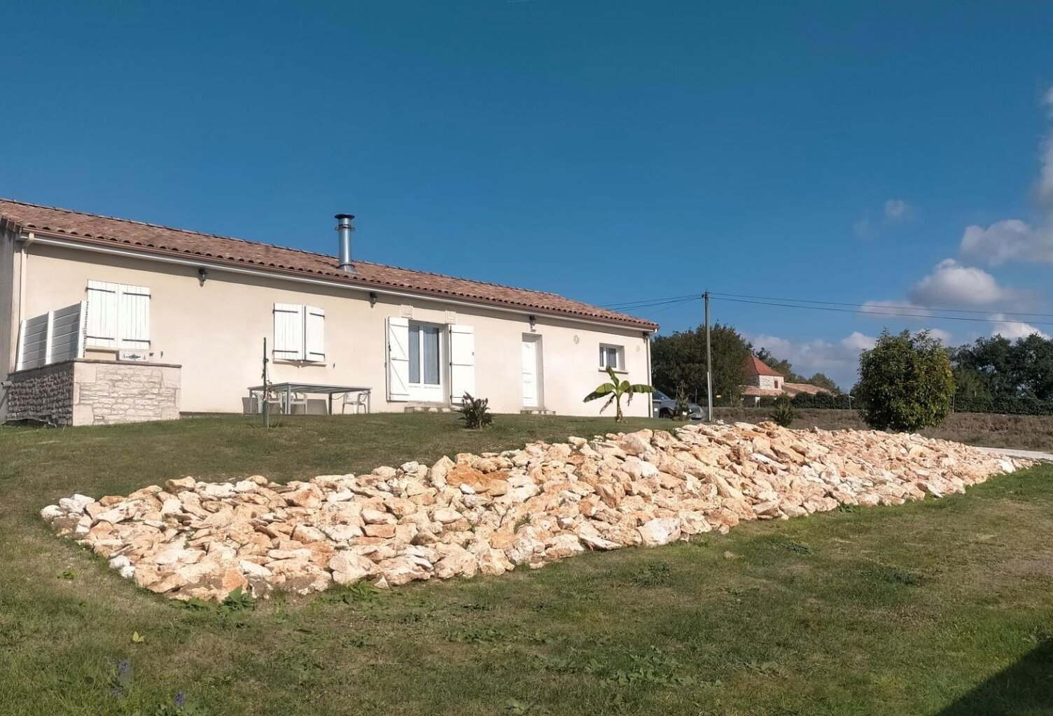 Maison moderne de plain-pied avec piscine — photo 1