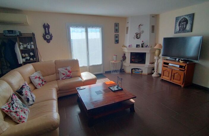 Maison moderne de plain-pied avec piscine — photo 4