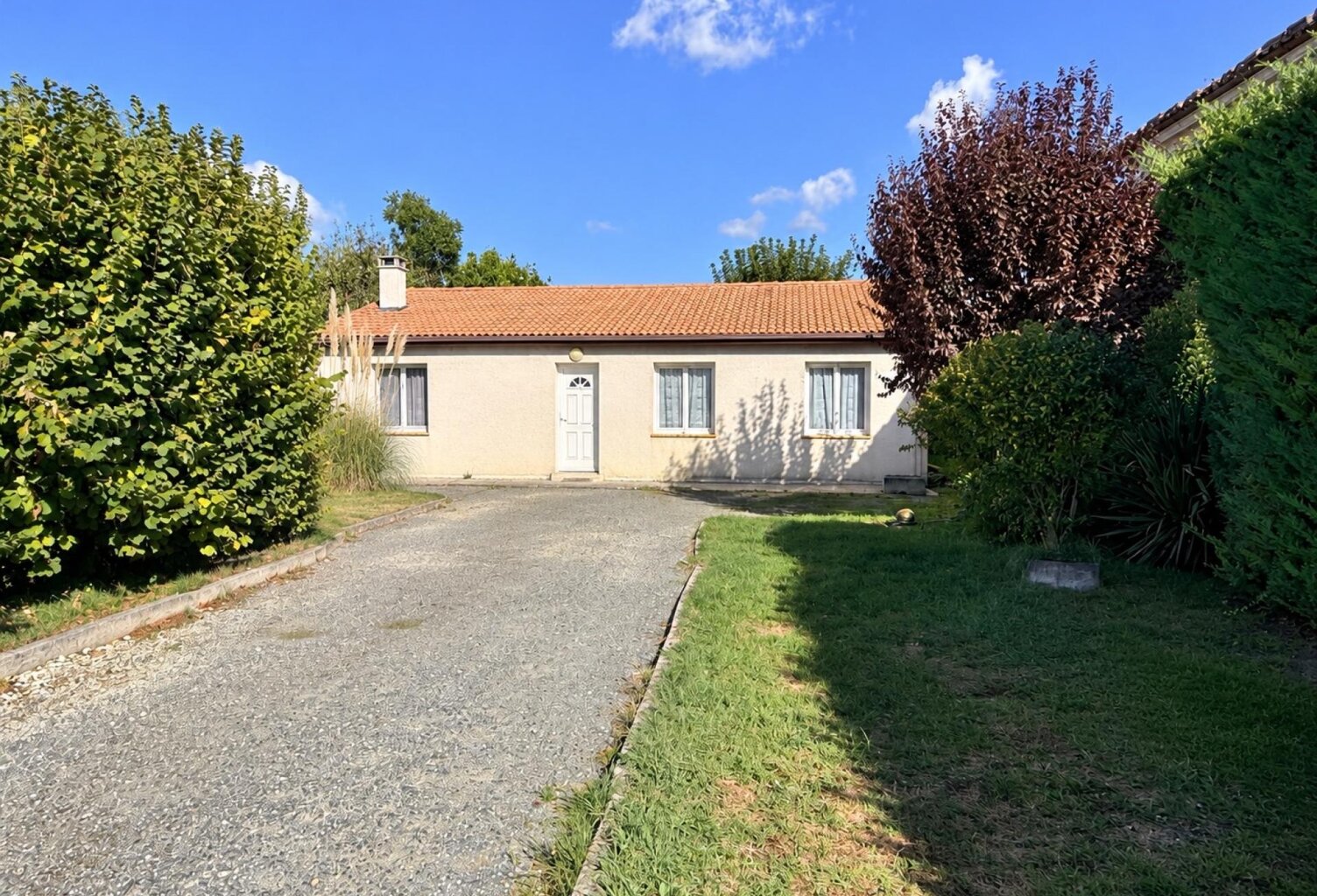 Jolie petite maison T4 dans le coeur de saint sever de saintonge. — photo 1