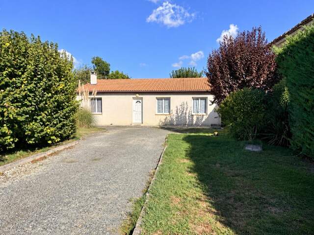 Jolie petite maison T4 dans le coeur de saint sever de saintonge. — photo du bien