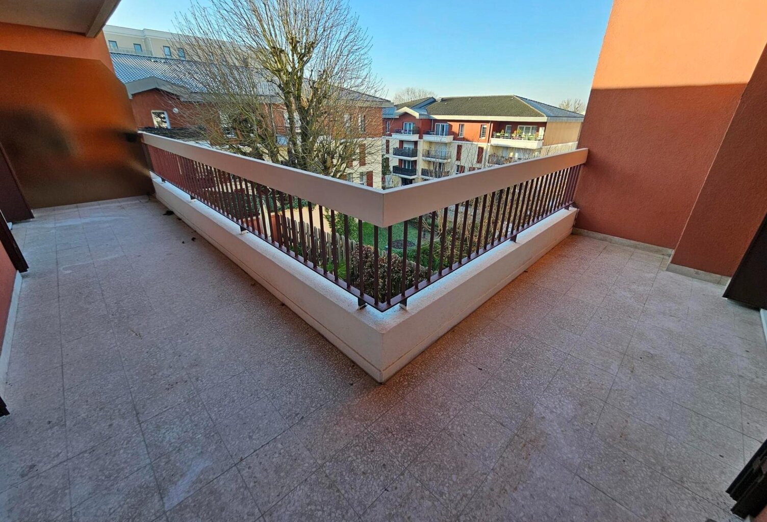 GAGNY CENTRE -  APPARTEMENT 3P LUMINEUX -TERRASSE — photo 1