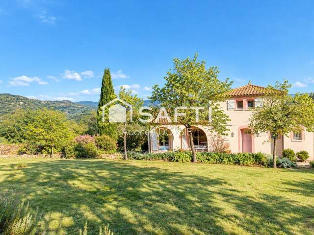 07140 : Villa avec piscine et vue panoramique sur une terrain de 5825m² — photo du bien