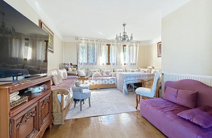 MAISON FAMILIALE A FORT POTENTIEL - 6 CHAMBRES — photo 2