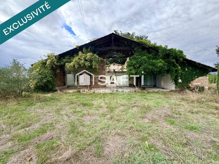Bâtisse en pierre à rénover sur 2,4 hectares — photo 1