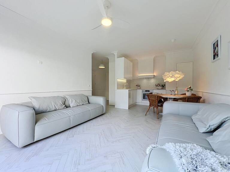 La Roquette sur Siagne : Très beau 2 pièces avec garage — photo 1