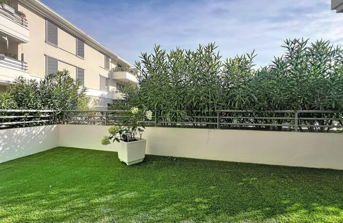La Roquette sur Siagne : Très beau 2 pièces avec garage — photo 2