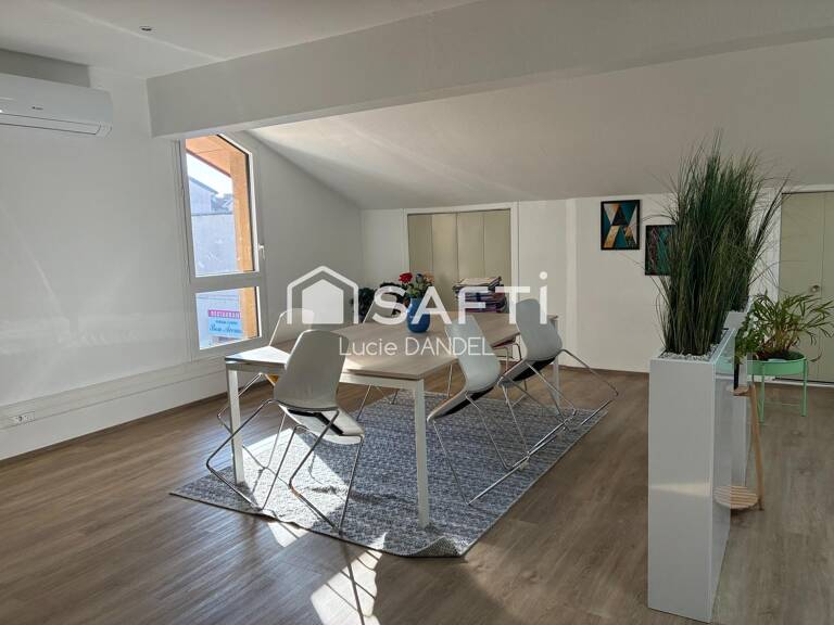 Bureau à louer de 158m² — photo 1