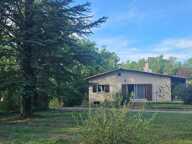 Maison de plain pied de 200 m² comprenant de habitations sur 12 000 m² (terrain agricole) — photo 2