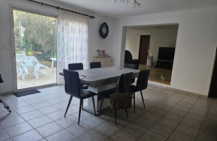 Maison de plain pied de 200 m² comprenant de habitations sur 12 000 m² (terrain agricole) — photo 5