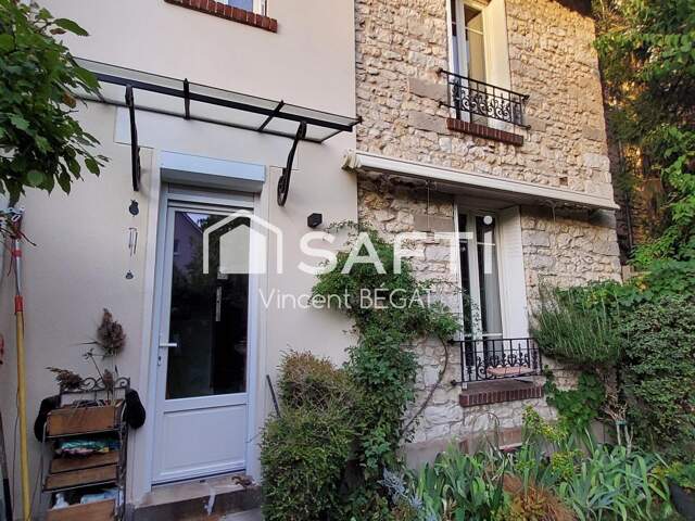FONTAINEBLEAU. Quartier résidentiel maison en pierre — photo du bien