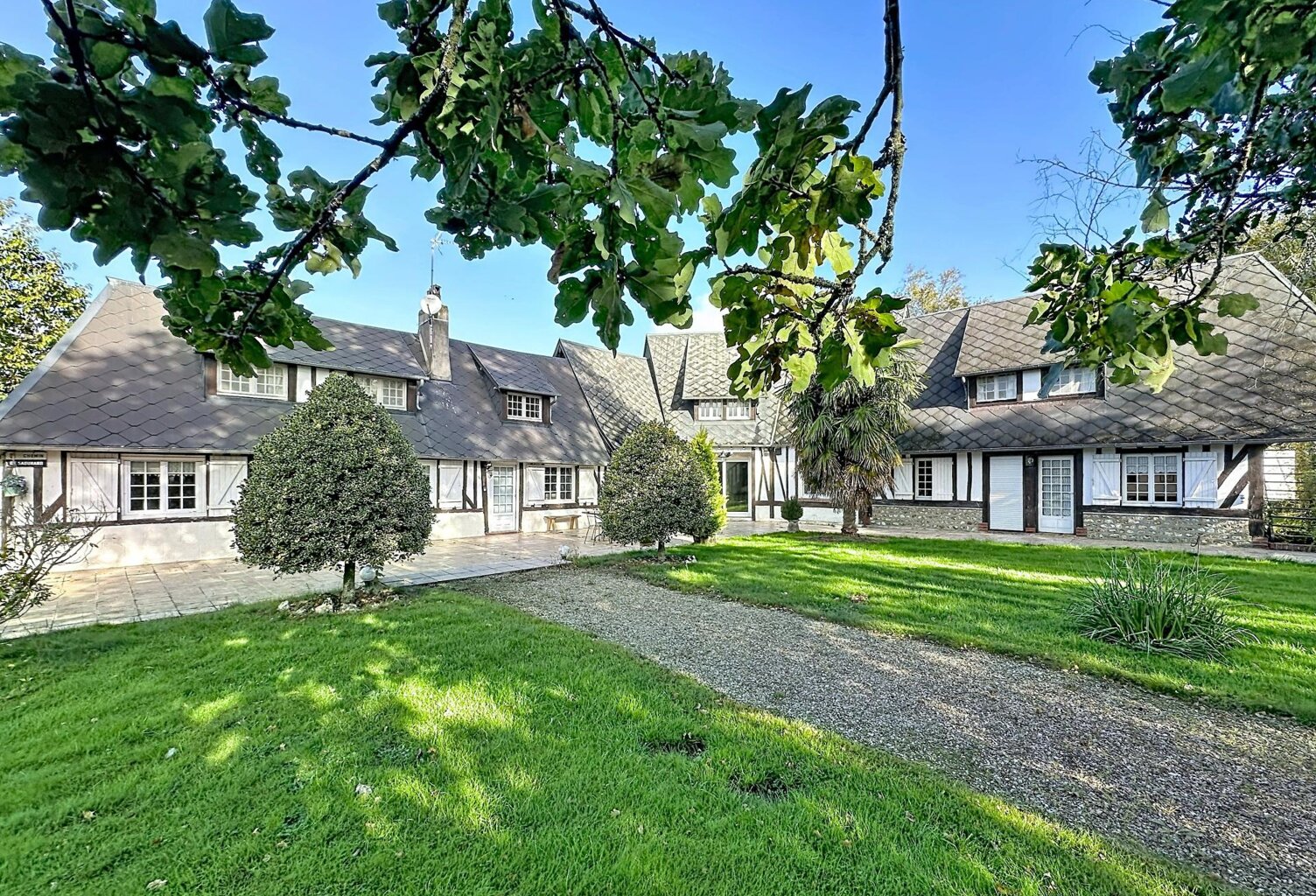 Maison normande au calme sur un beau terrain — photo 1