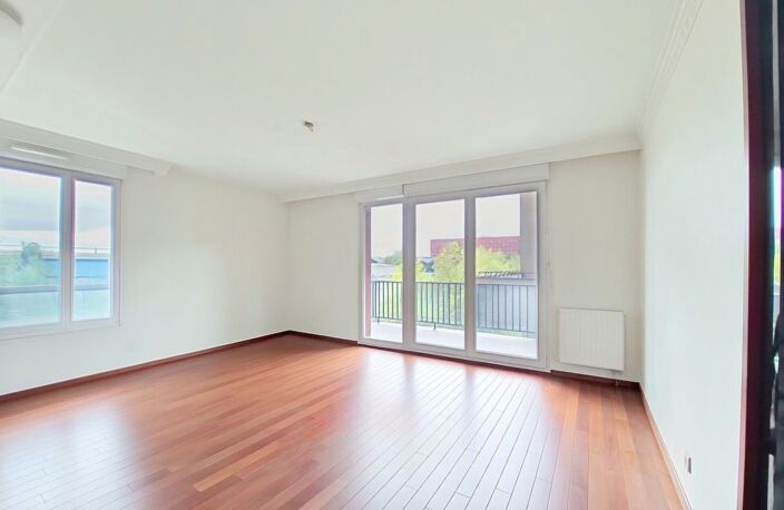 Aubervilliers  T4 Lumineux 84 m² avec Balcon et Parking — photo 2