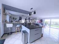 Spacieuse maison de 205 m² avec grand garage. — photo 2