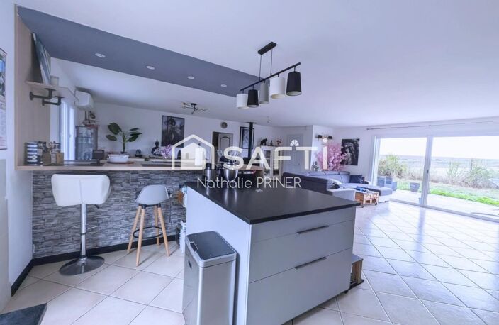 Spacieuse maison de 205 m² avec grand garage. — photo 2
