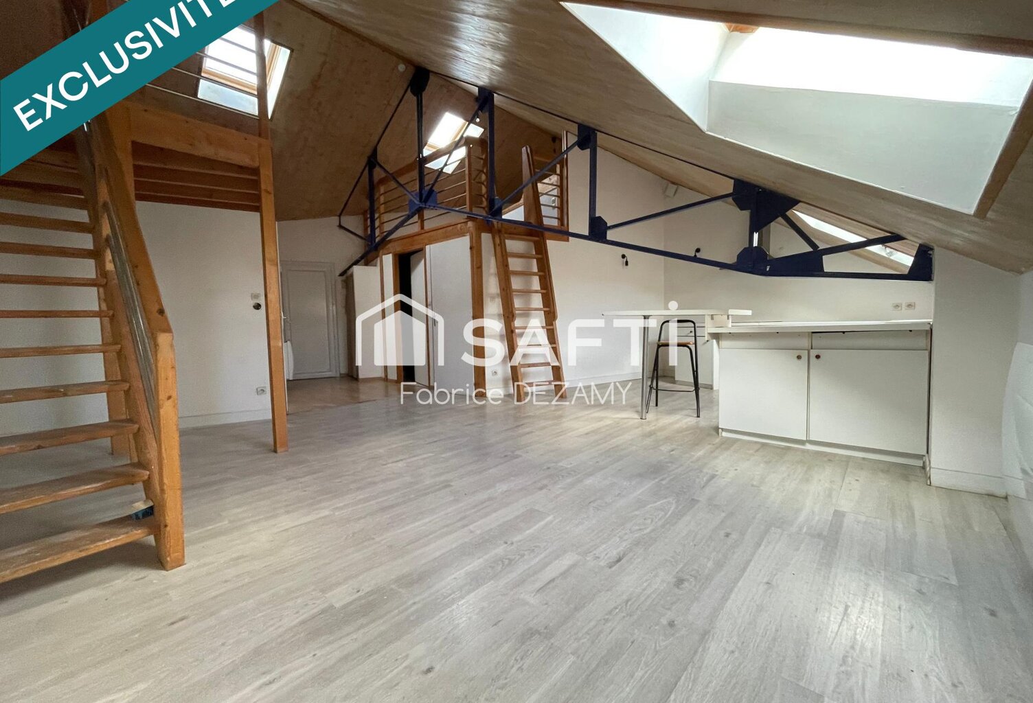 Locatif — photo 1