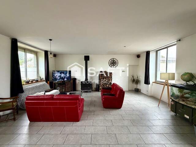Le-Champ-Saint-Père. Maison 110m2. garage, préau. — photo du bien