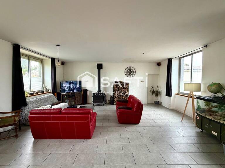 Le-Champ-Saint-Père. Maison 110m2. garage, préau. — photo 1